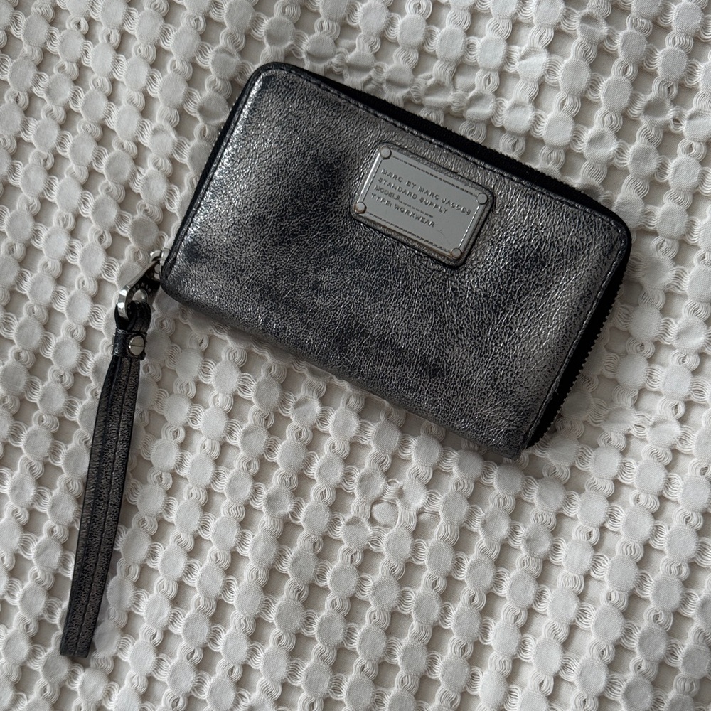 Marc by Marc Jacobs Metallic Silver Wristlet Wallet